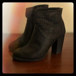 Apt.9 black booties